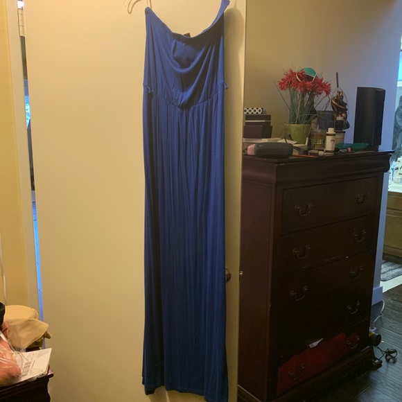 Dress - Picture 1 of 2